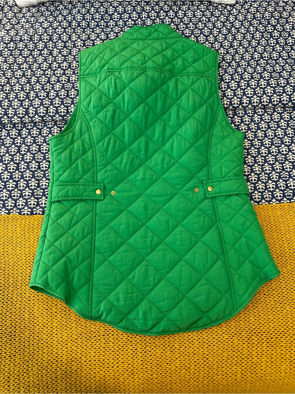 Crown & Ivy Quilted Green Vest - Picture 4 of 6